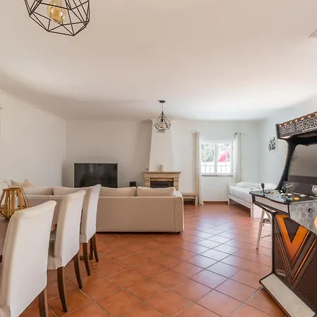 Villa Yellow House *