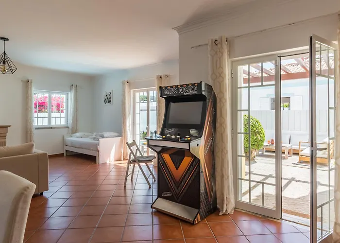 빌라 Yellow House 알데이아 두 메코